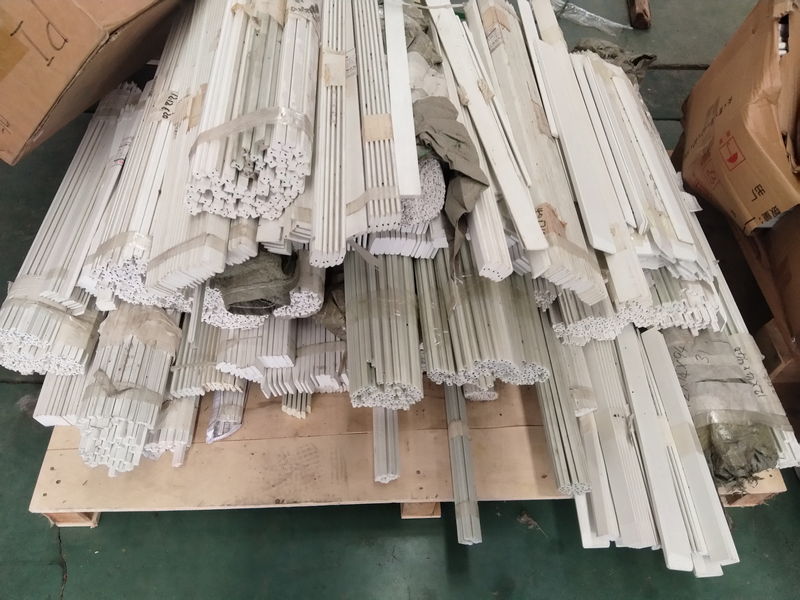 Polyester fiberglass rod