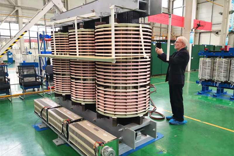 The function of transformer conservator